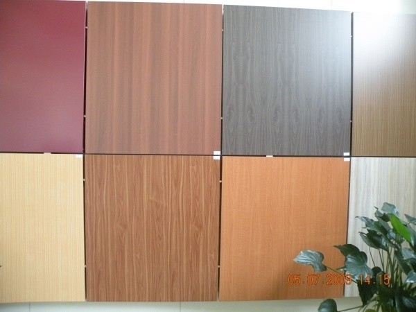 Fabricación de paneles compuestos de aluminio para revestimiento de paredes de cortinas, paneles de paredes exteriores y decoración interior