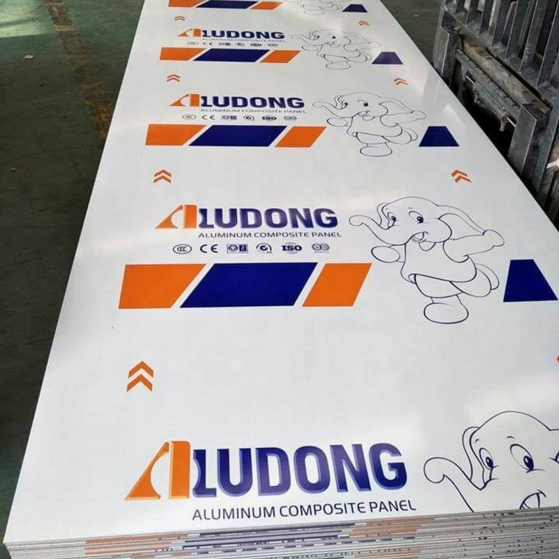 Panel de aluminio compuesto de núcleo de PE inquebrantable de 3 mm blanco brillante ACM ACP para materiales de construcción