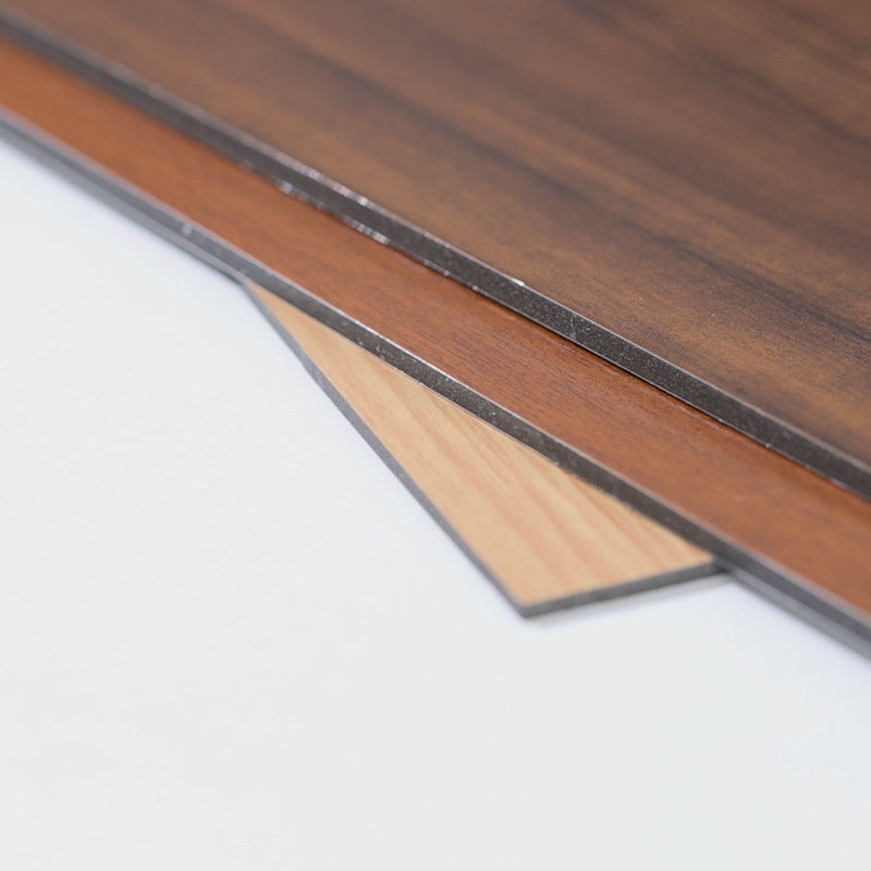 Panel compuesto de aluminio de madera de 4 mm, revestimiento PVDF, aislamiento acústico para el panel de pared del aeropuerto de grado Alucobond
