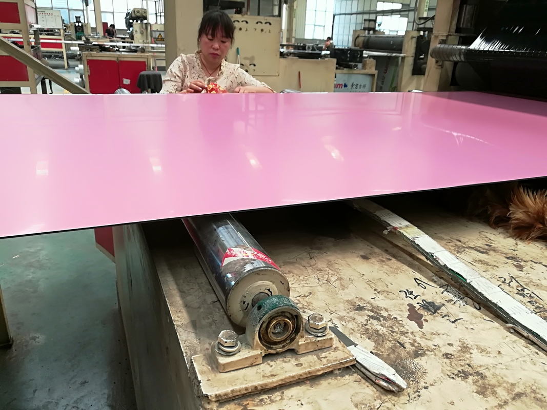 Panel compuesto de aluminio de acabado de molino para decoración exterior / interior de edificios ligero y versátil