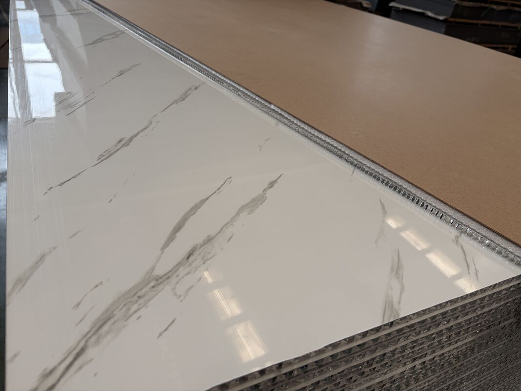 Panel de nido de abeja de aluminio para techos, cubiertas, revestimientos de paredes interiores y exteriores
