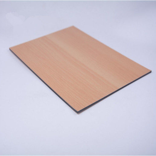Panel compuesto de aluminio de película protectora OEM con acabado de superficie y fondo decorativo