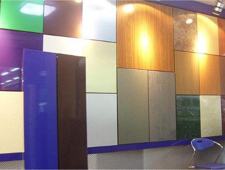 Panel Sandwich de Aluminio Anticolisión Fuerza superior y acabado de molino para un rendimiento óptimo