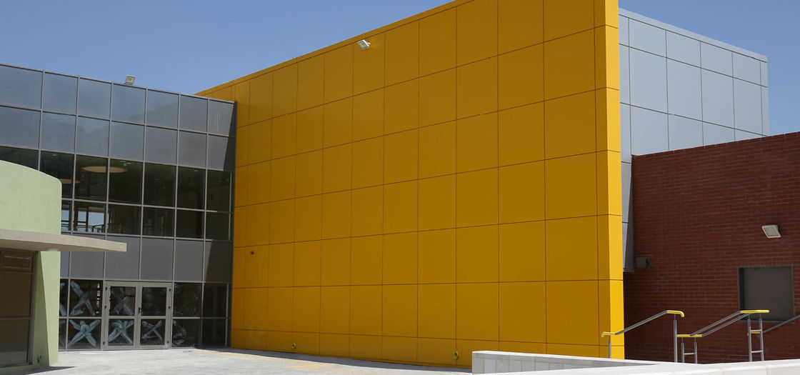 Panel compuesto de aluminio de alto brillo con revestimiento PVDF Protección definitiva para la superficie de su edificio