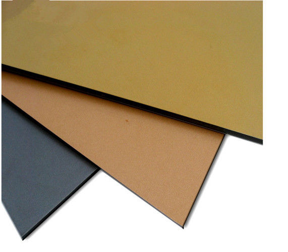Panel de aluminio pulido de espejo 0.04-0.5mm Núcleo de polietileno 30%-70% Brillo 1220-2000mm Certificado ISO