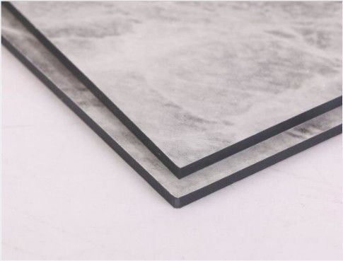 Plata de mármol ACP directa de fábrica de 3 mm, revestimiento PE PVDF, resistente al agua y anti-rasguños para la pared exterior de la villa Envío rápido