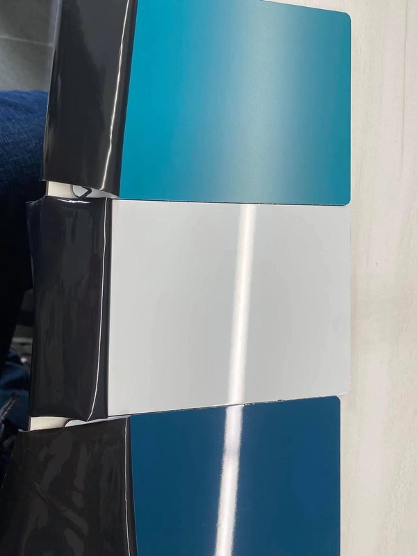 El panel compuesto de aluminio de alto brillo protege contra la contaminación y proporciona una decoración elegante para los edificios