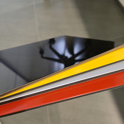 el panel compuesto de aluminio ACP del color del negro de 1220m m PE cubre para la decoración