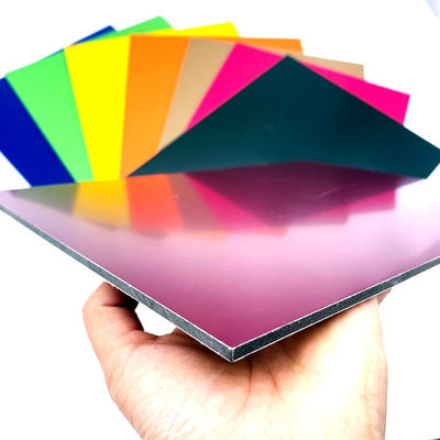 B1 ignifugan el panel compuesto de aluminio de PVDF para las decoraciones de la puerta de la tienda