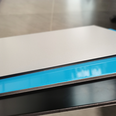 El panel compuesto de aluminio antiestático del PE para el estándar de la decoración 1500*3200*3 RAL de la división