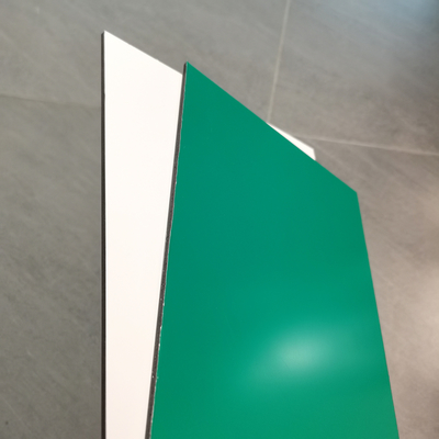 El revestimiento cubre el panel compuesto de aluminio ACP de PVDF para la pared de cortina 0.30m m x 0.30m m