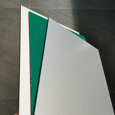 El panel compuesto de aluminio 1220m m del ACP PE para la decoración de la pared de cortina de las hojas del revestimiento